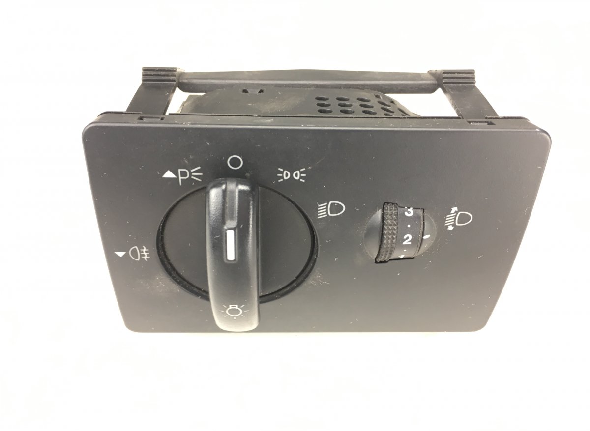 Ford Focus Headlight Switch Headlight switch — FORD FOCUS II (2004-2012) — ...