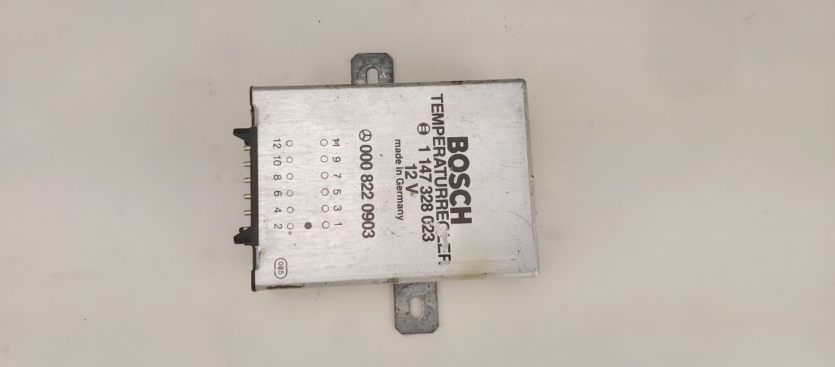 Mercedes-Benz 200 - 300 (W123) Auxiliary heater control unit MERCEDES-BENZ S-CLASS (W126) (1979-1991) Auxili...