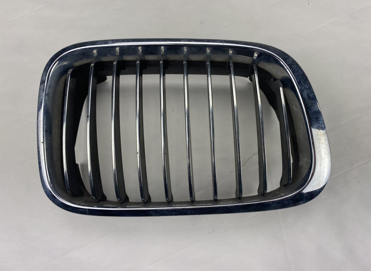 BMW 3 (E36) Radiator Grille right part BMW 3 (E46) (1998-2005) Radiator Grille right p...