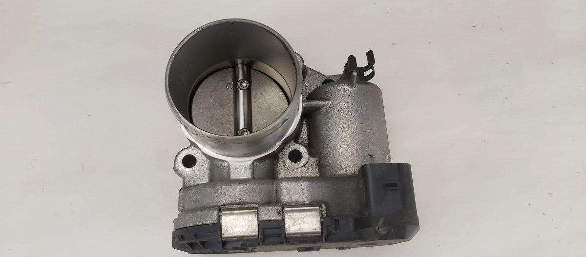 Ford Kuga Throttle body FORD KUGA II (DM2, TF) (2012-2019) Throttle bod...