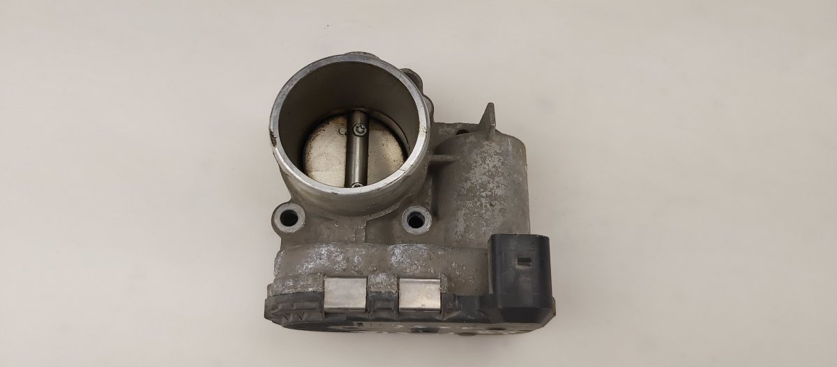 Ford Fiesta Throttle body Throttle body — FORD FIESTA V (2001-2008) — 8A6...