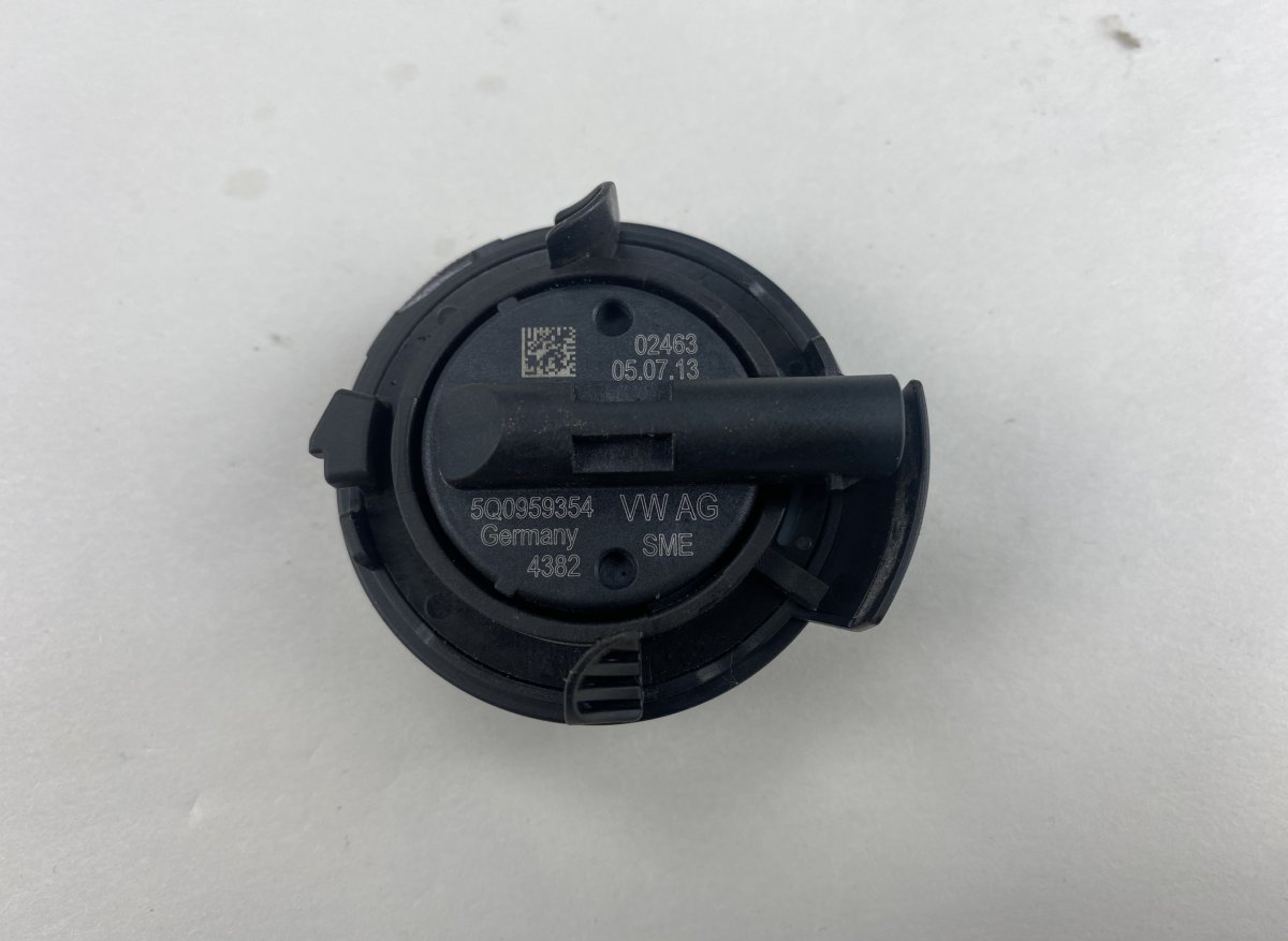 Audi A4 (B8) Airbag crash sensor, right AUDI A4 / A4 ALLROAD (B8) (2007-2015) Airbag cr...