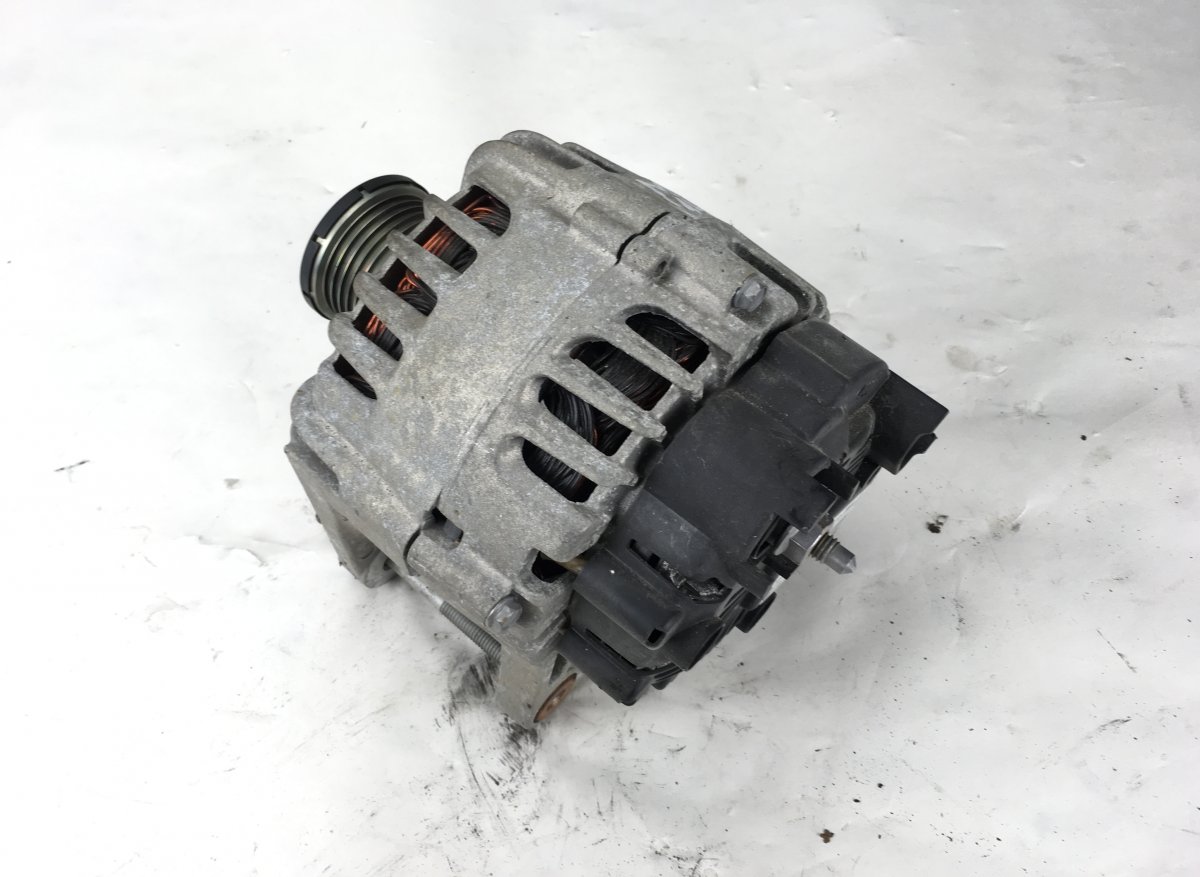 Renault Megane Alternator Alternator — RENAULT MEGANE III (DZ/BZ/KZ) (200...