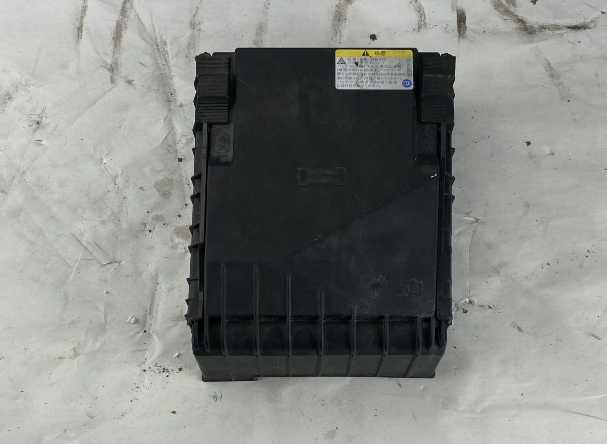 Volkswagen Passat (B7) Fuse box VW PASSAT B7 / ALLTRACK (2010-2015) Fuse box

G...