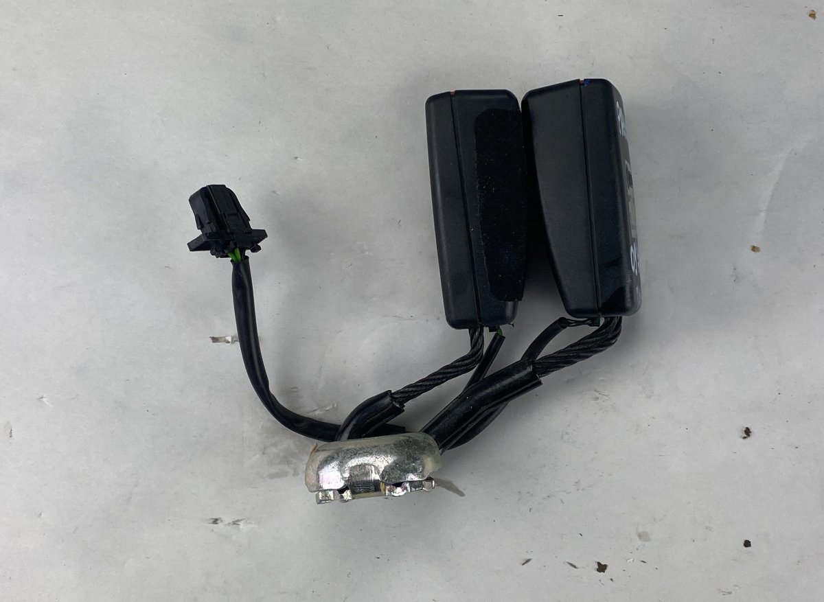 Volkswagen Passat (B7) Seat Belt Buckle Rear Left VW PASSAT B7 / ALLTRACK (2010-2015) Seat Belt B...