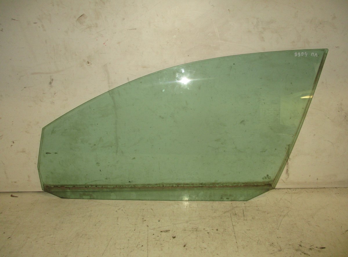 Volkswagen Golf 4 Door window glass front left VW GOLF V (1K) (2003-2009) Door window glass fr...