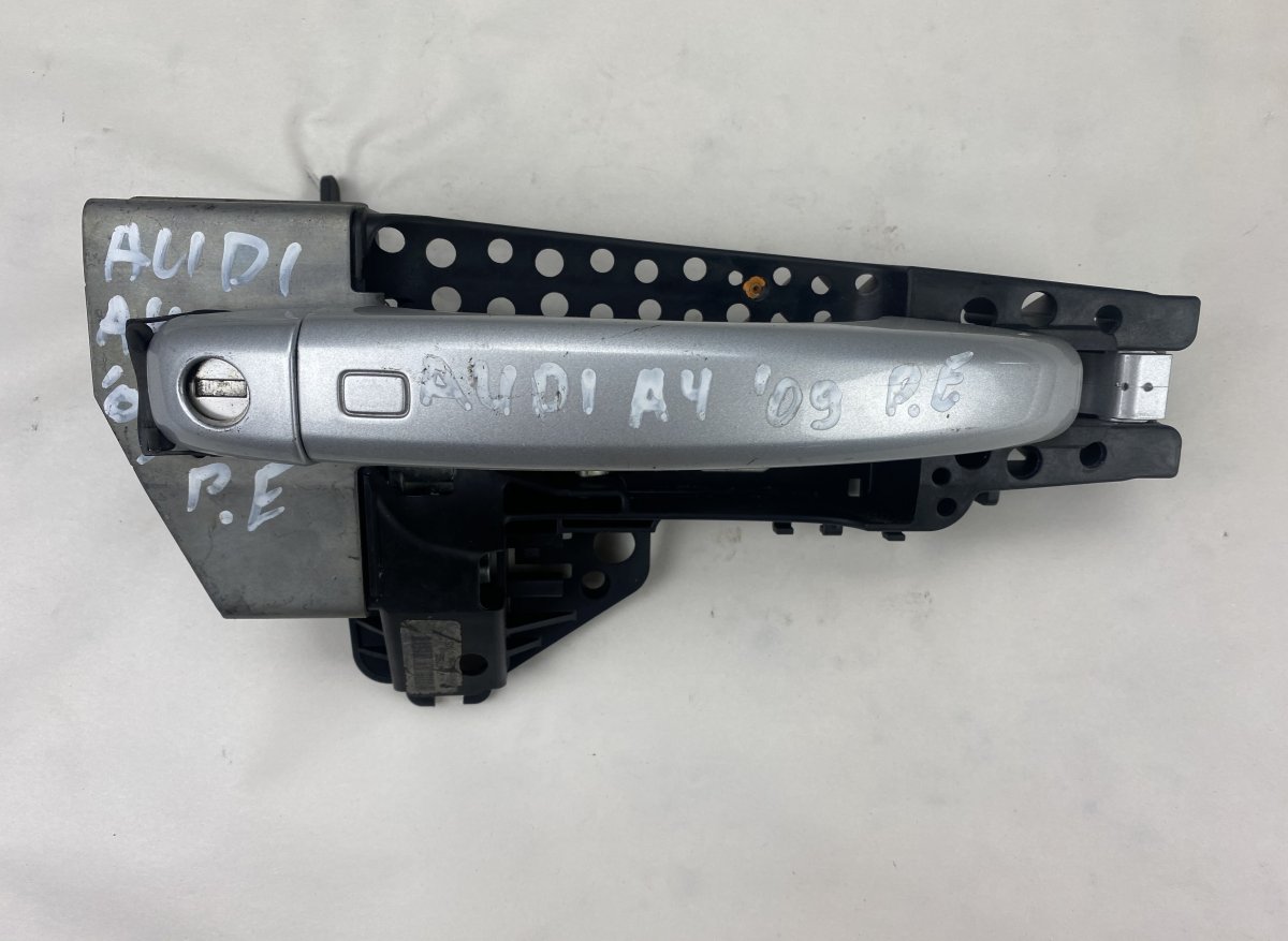 Audi A4 (B8) Door Handle Exterior Front Right AUDI A4 / A4 ALLROAD (B8) (2007-2015) Door Hand...