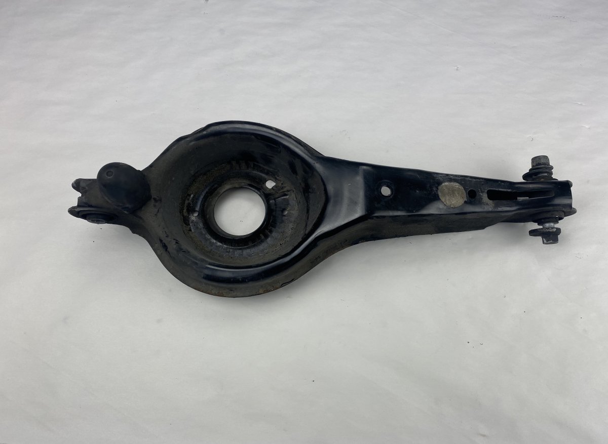 Volvo V40 Rear Axle Track Control Arm lower Right VOLVO V40 (2012-2019) Rear Axle Track Control A...