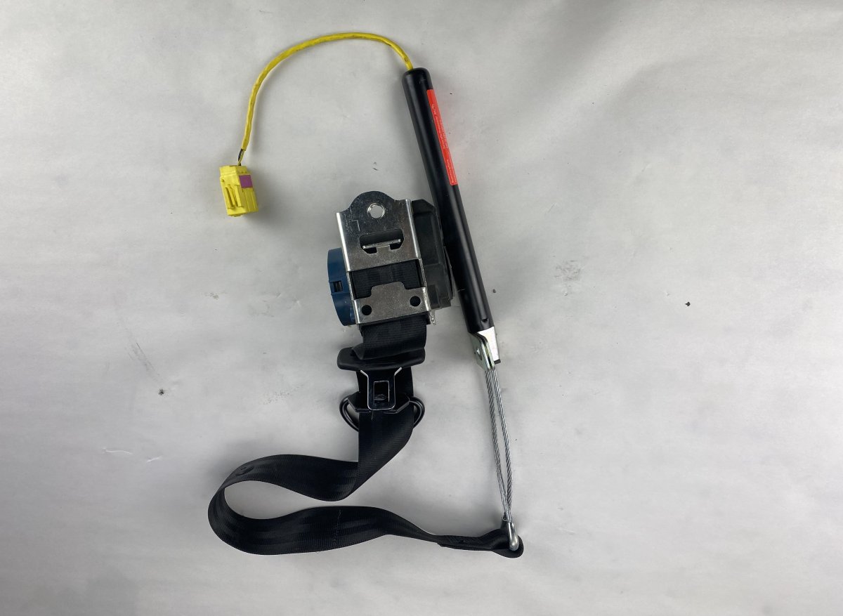 Volkswagen Passat (B7) Seat Belt Rear Center