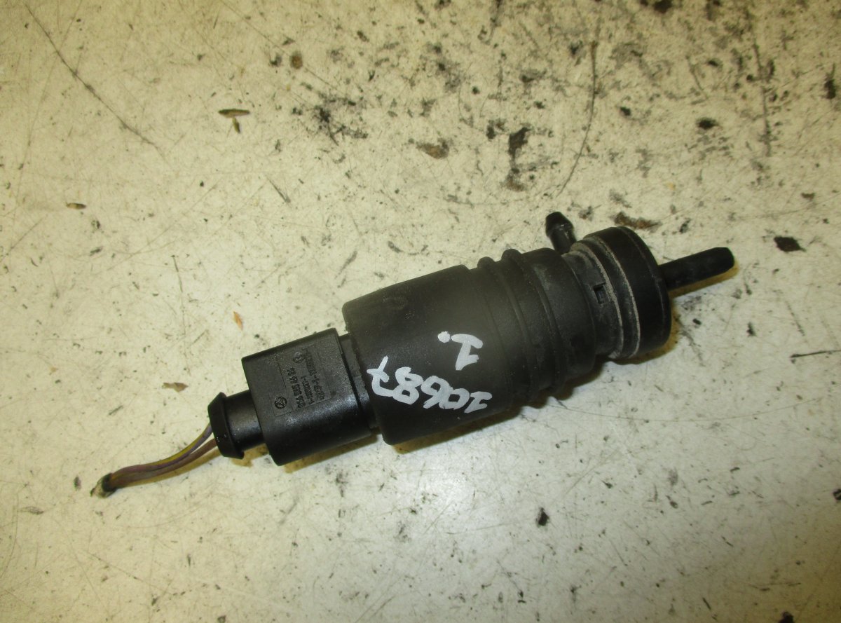 Mercedes-Benz Viano / Vito (W639) Washer pump Windscreen MERCEDES-BENZ VITO / VIANO (W639) (2003-2014) W...