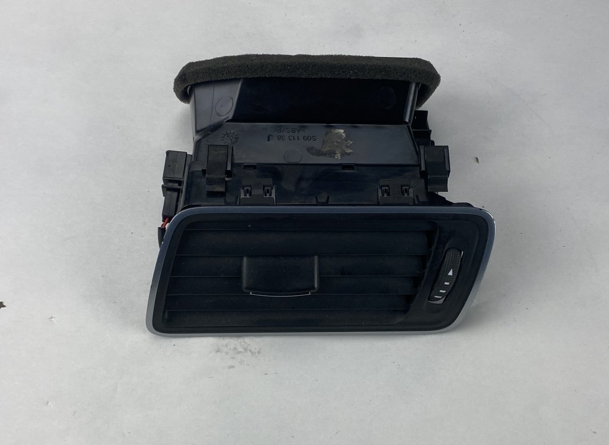 Volkswagen Passat (B7) Air Vent front left VW PASSAT B7 / ALLTRACK (2010-2015) Air Vent fr...