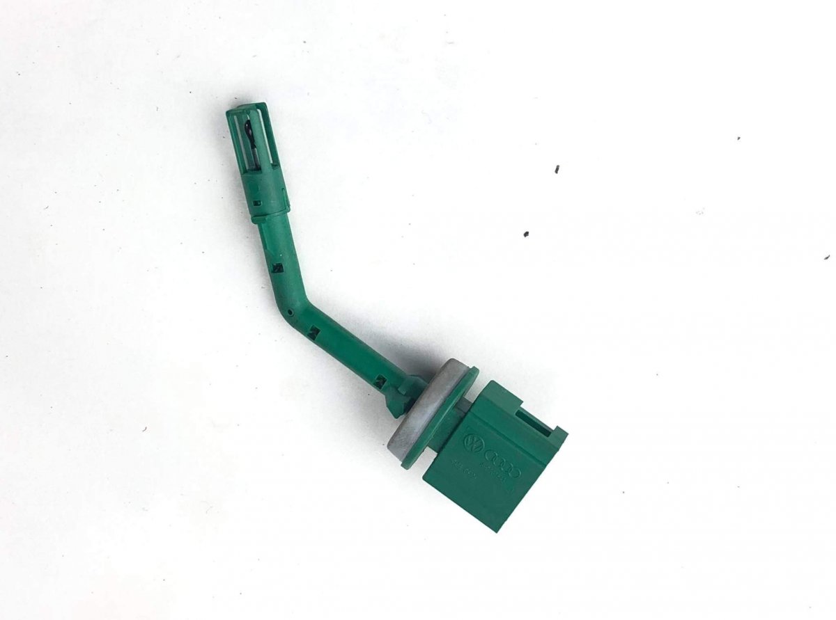 Volkswagen Passat (B7) Outside temperature sensor