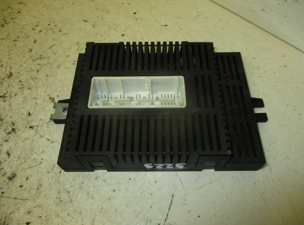 BMW 7 (E65 / E66 / E67 / E68) Lights control unit