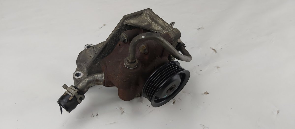 Ford Fiesta power steering pump FORD FIESTA IV (1995-2002) Power steering pump