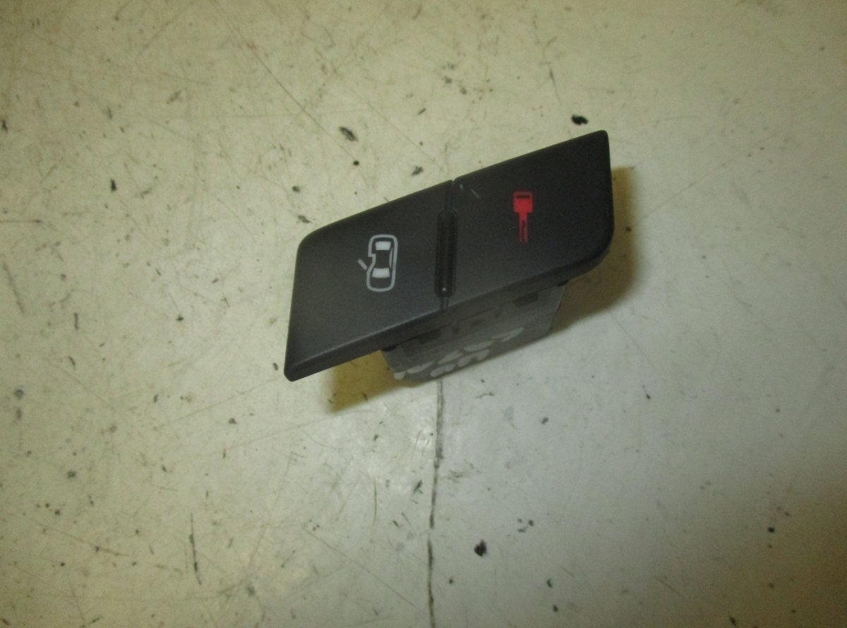 Audi A4 (B7) Central locking Switch Central Locking Switch — AUDI A4 (B7) (2004-200...