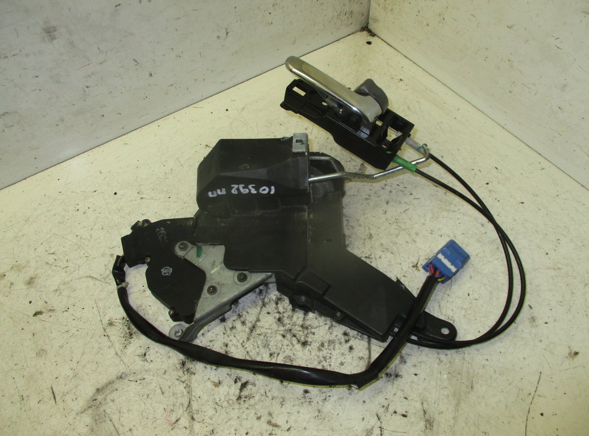 Toyota Previa Door Lock Front Right TOYOTA PREVIA II (2000-2006) Door Lock Front Ri...