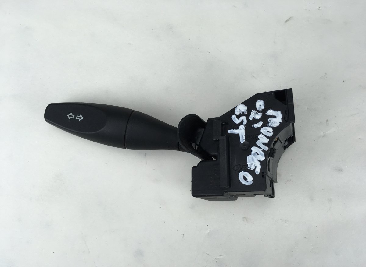 Ford Mondeo Indicator switch FORD MONDEO Mk III (2000-2007) Indicator switch...