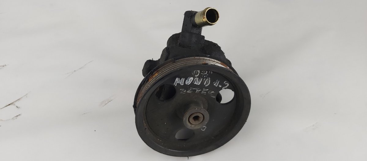Ford Mondeo ohjaustehostimen pumppu FORD MONDEO Mk III (2000-2007) Power steering p...