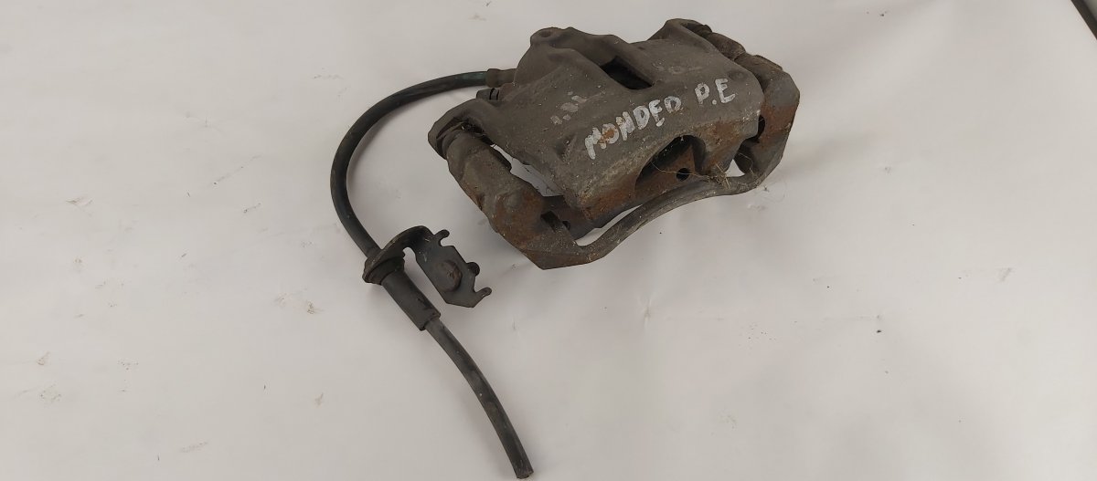 Ford Mondeo Brake caliper Front right FORD MONDEO Mk III (2000-2007) Brake caliper Fr...