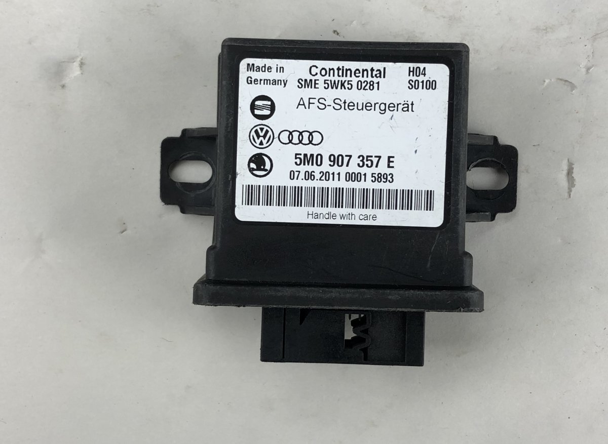 Volkswagen Passat (B7) Lights control unit VW PASSAT B7 / ALLTRACK (2010-2015) Lights cont...