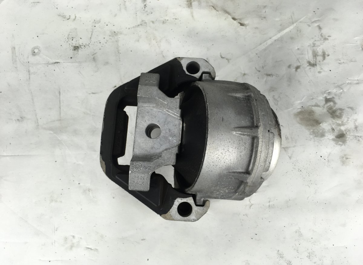 Audi A6 (C7) Engine Mount right AUDI A6 / A6 ALLROAD (C7, 4G) (2010-2018) Engin...