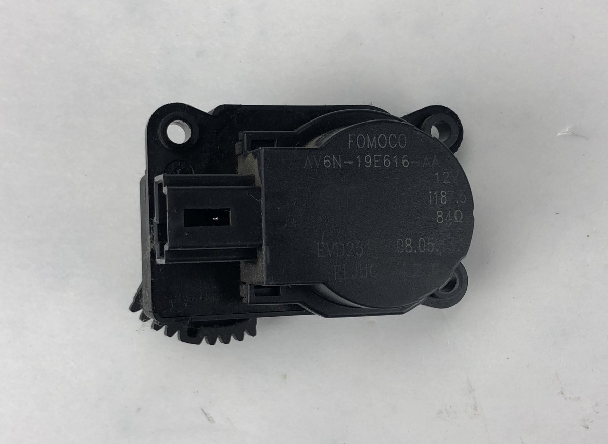 Ford Kuga Evaporator air flow flap control motor FORD KUGA II (DM2, TF) (2012-2019) Evaporator a...