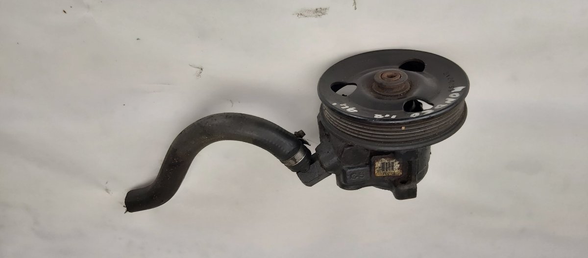 Ford Mondeo ohjaustehostimen pumppu FORD MONDEO I (1993-1996) Power steering pump

...
