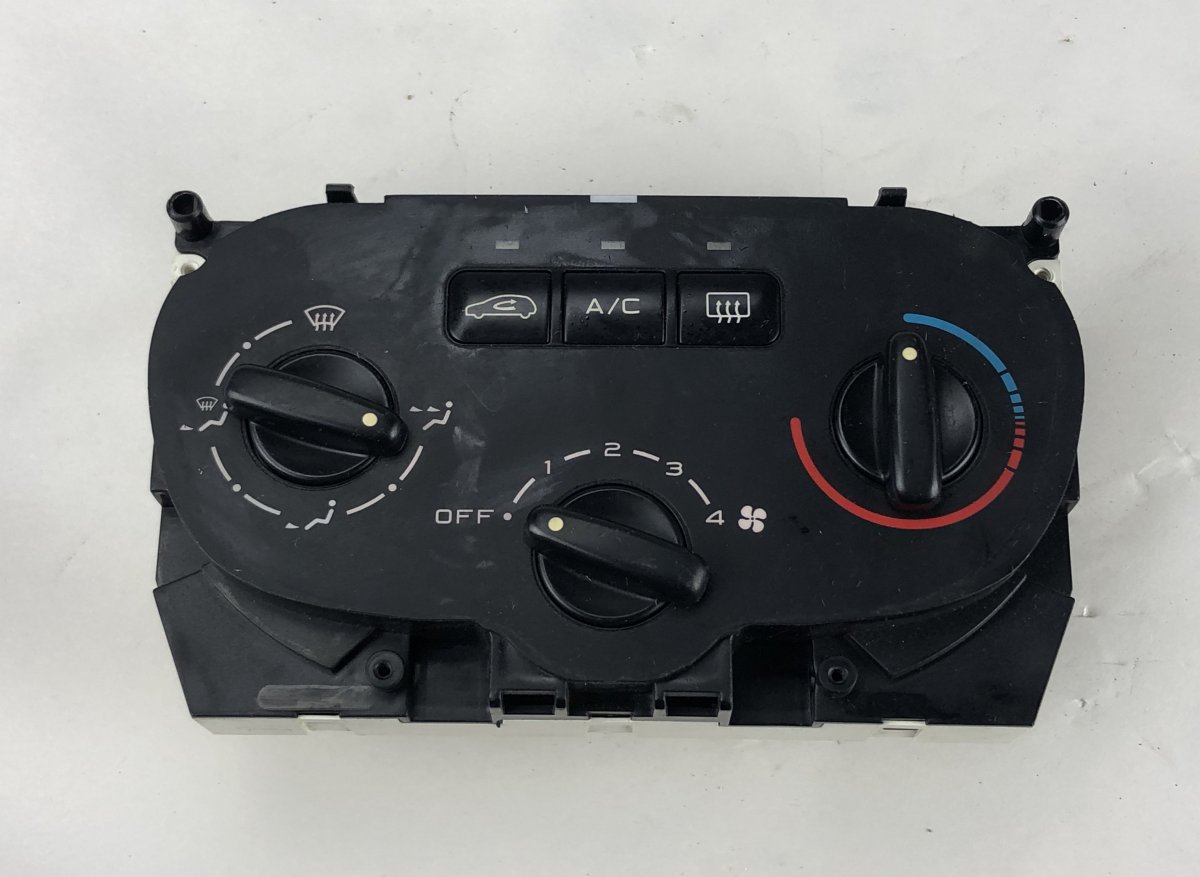 Peugeot 307 Heater control panel Heater control panel — PEUGEOT 307 (2000-2007) ...