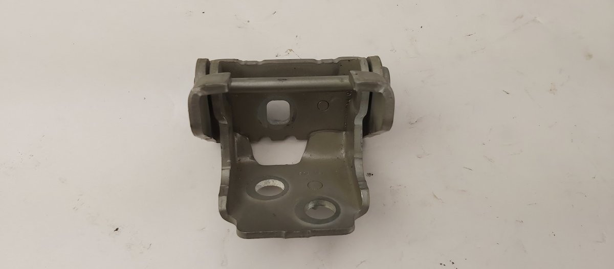 Citroen C5 Door Hinge Front lower right CITROËN C5 I (2004-2008) Door Hinge Front lower...