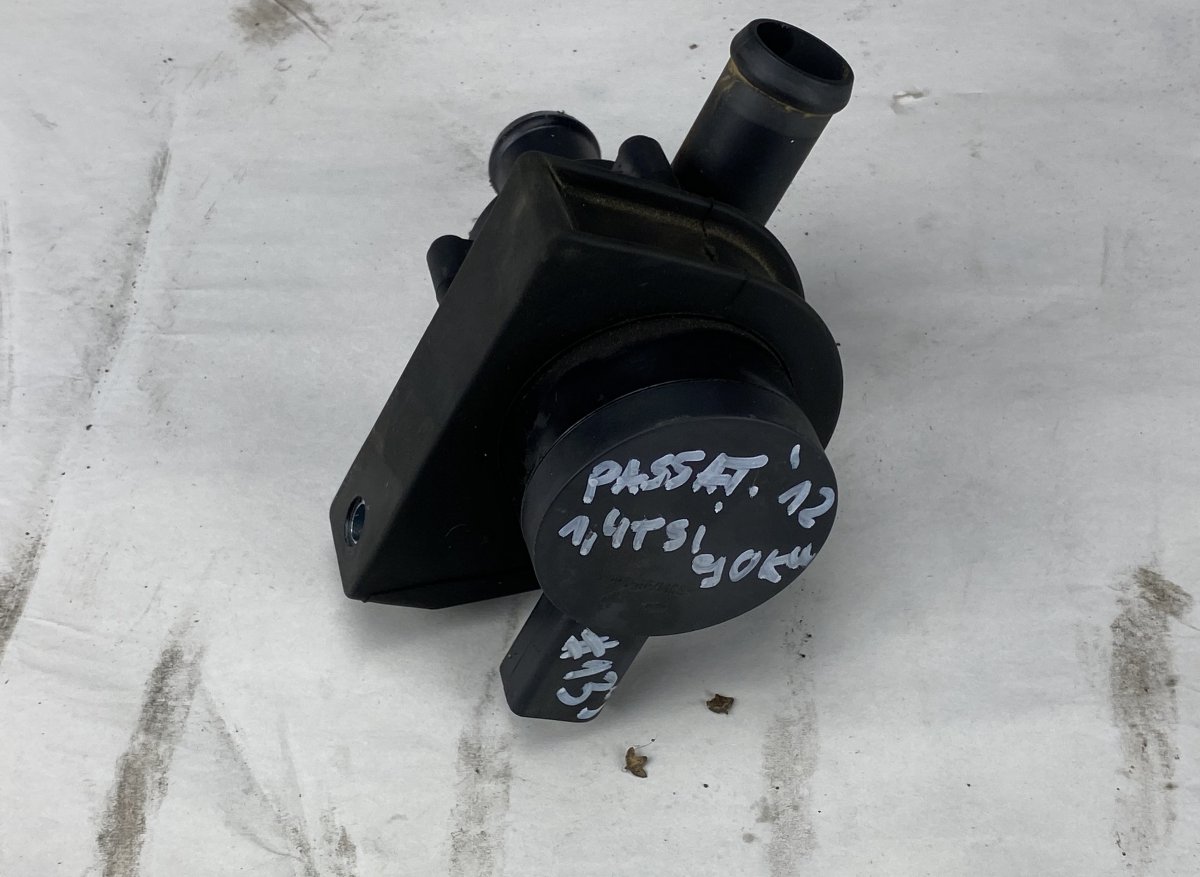 Volkswagen Passat (B7) vesipumppu VW PASSAT B7 / ALLTRACK (2010-2015) Water Pump ...