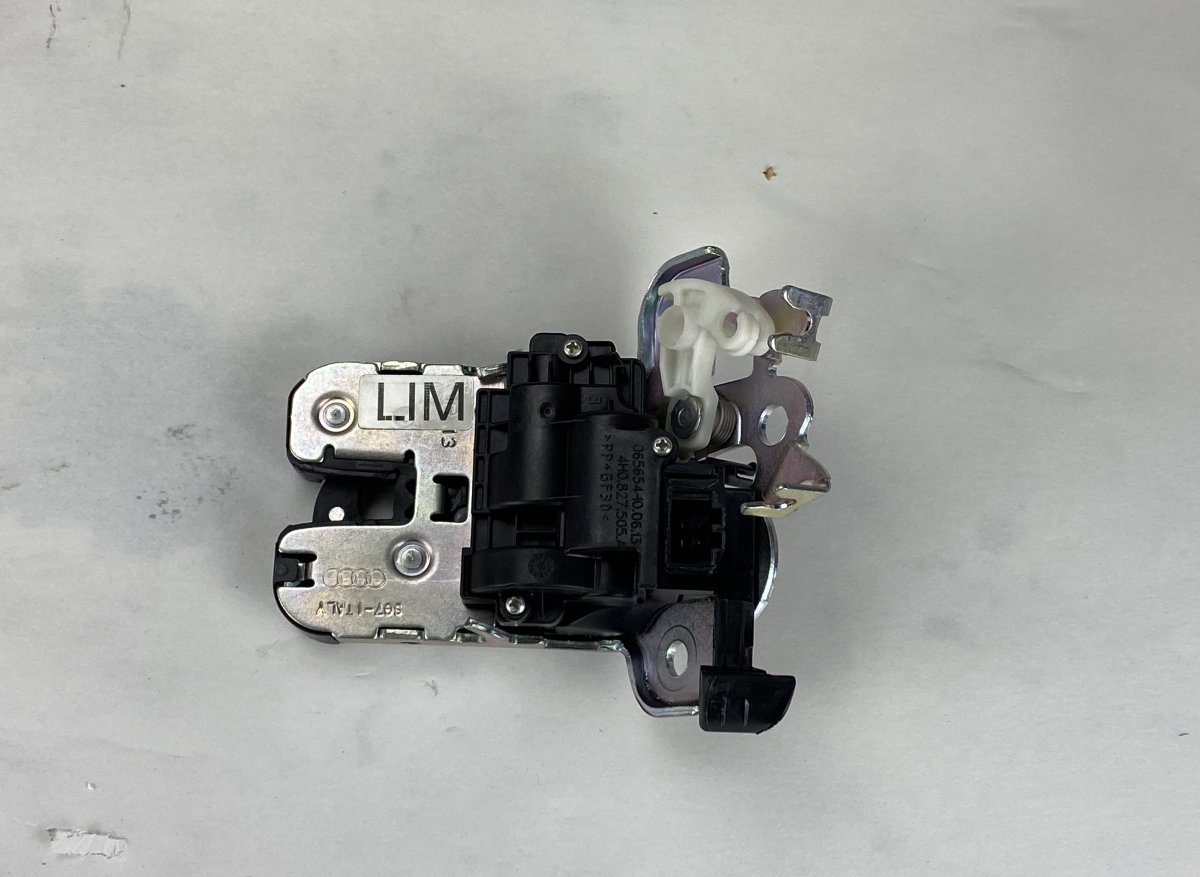 Audi A6 (C7) Bootlid / tailgate lock AUDI A6 / A6 ALLROAD (C7, 4G) (2010-2018) Bootl...