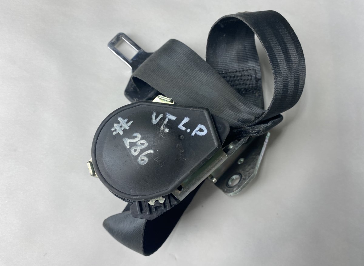 Volkswagen Golf 6 Seat belt — rear left Seat belt — rear left — VW GOLF VI (5K) (2008-2...
