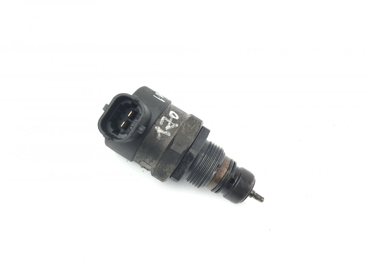 Volvo XC90 Fuel pressure regulator VOLVO XC90 I (2002-2014) Fuel pressure regulato...