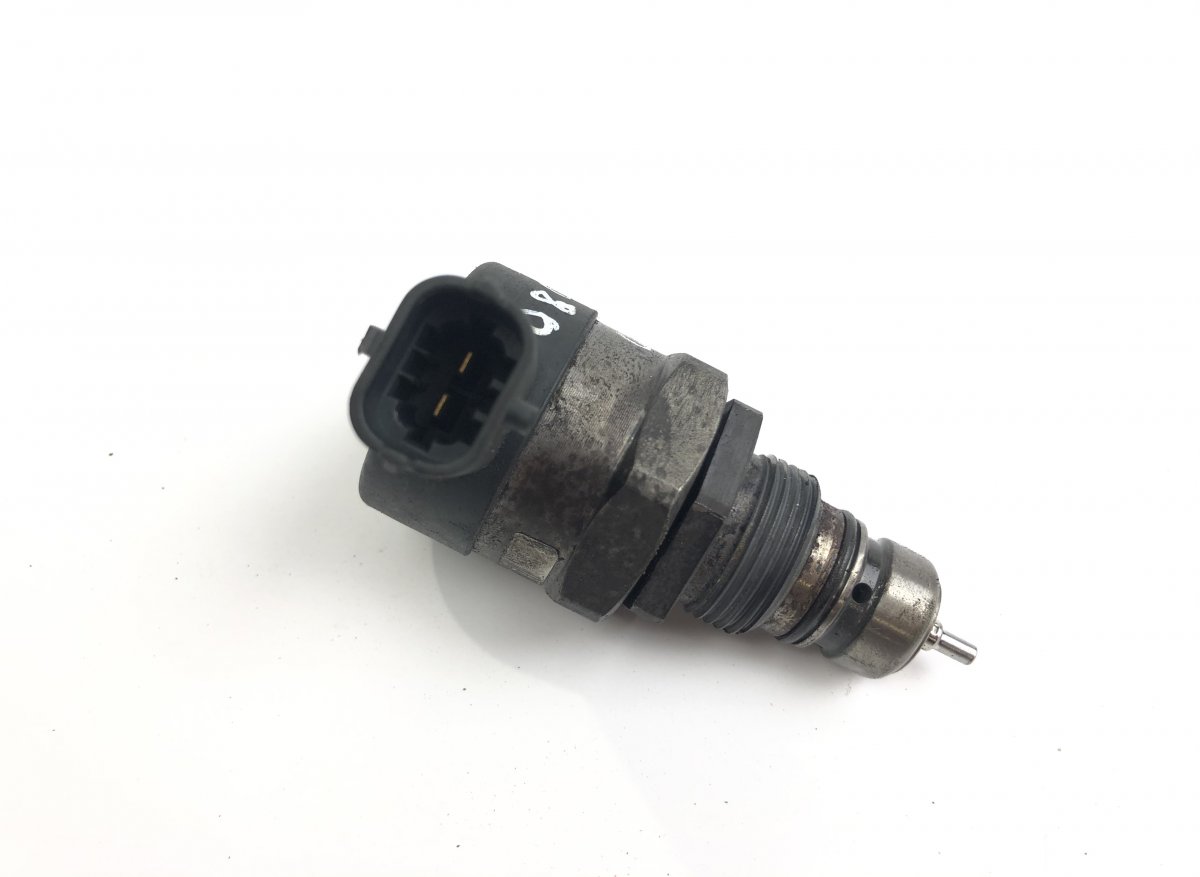 Volvo XC90 Fuel pressure regulator VOLVO XC90 I (2002-2014) Fuel pressure regulato...