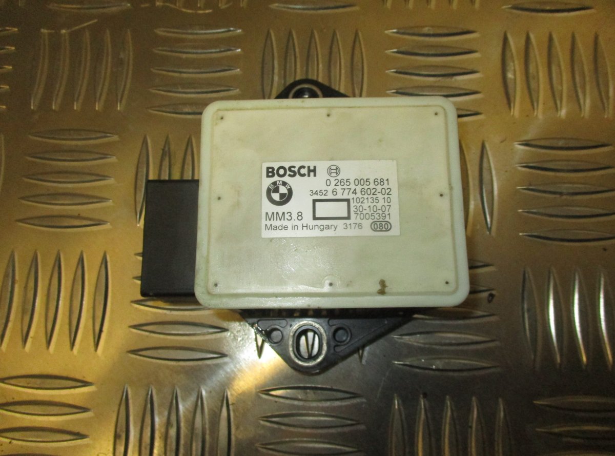 BMW 5 (E60 / E61) Yaw rate sensor