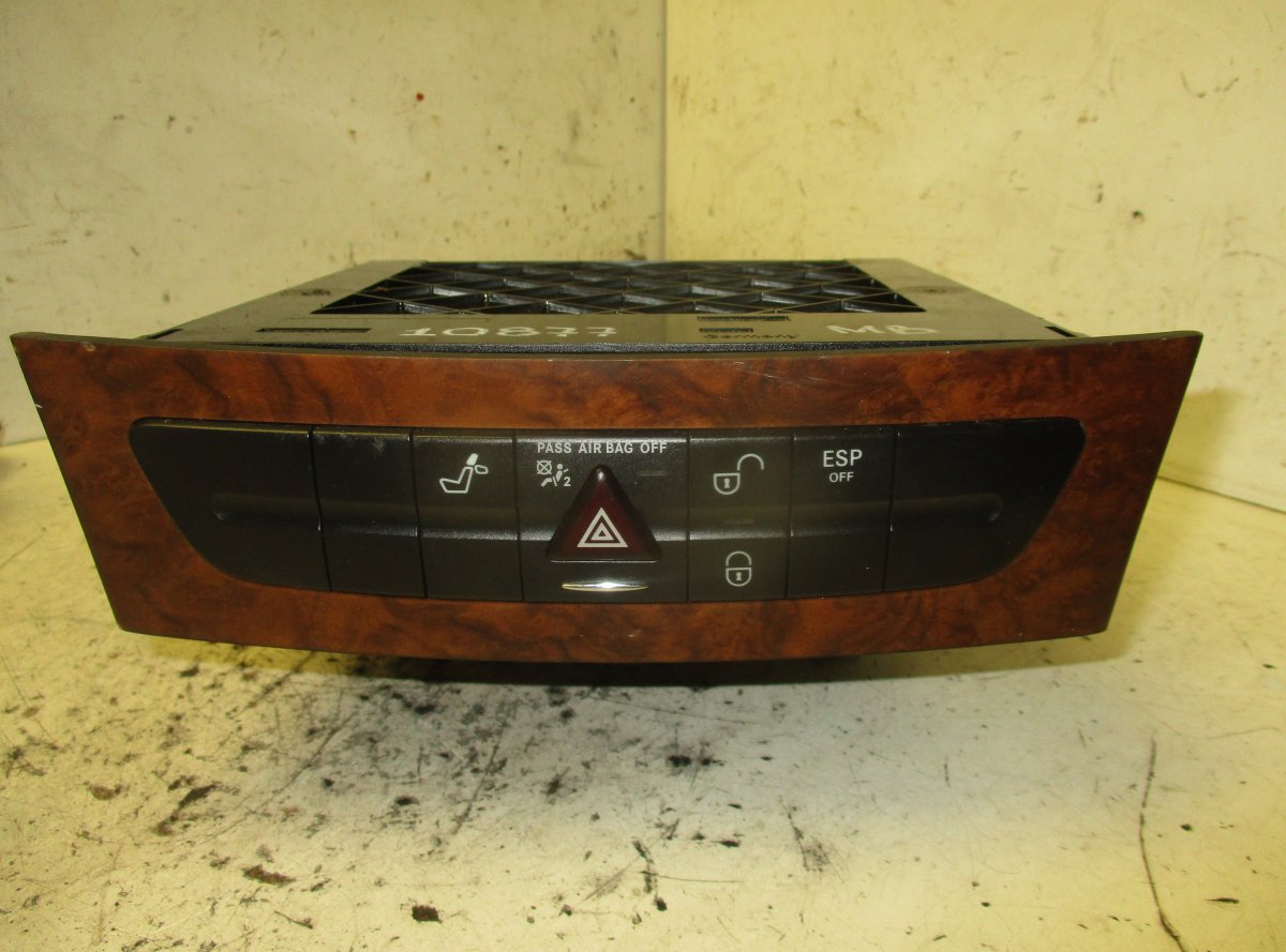 Mercedes-Benz CLS (C219) Combined switch set in dashboard MERCEDES-BENZ CLS (C219) (2004-2010) Combined s...
