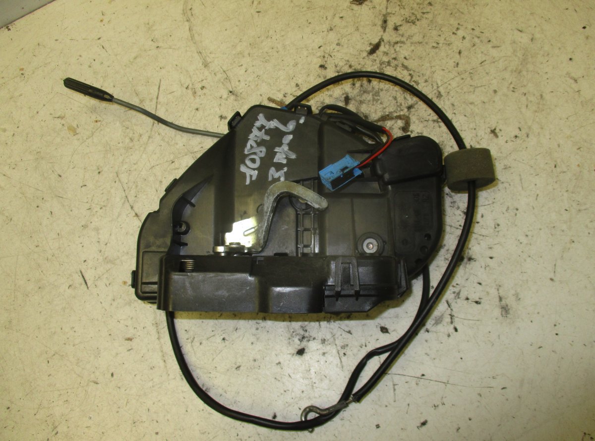 Mercedes-Benz CLS (C219) Door Lock Rear Right MERCEDES-BENZ CLS (C219) (2004-2010) Door Lock ...