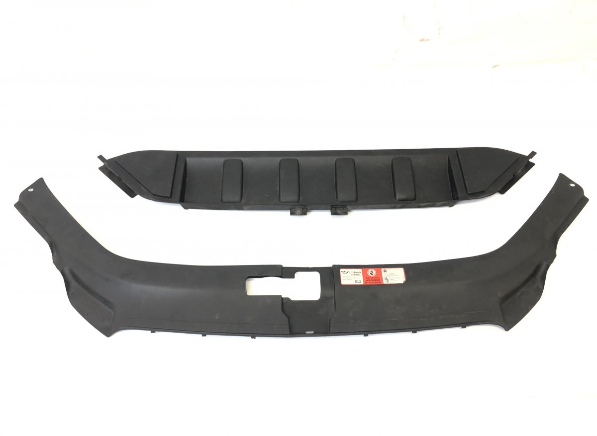 Audi Q7 (4L) Front panel plastic cover upper AUDI Q7 (4L) (2006-2015) Front panel plastic co...