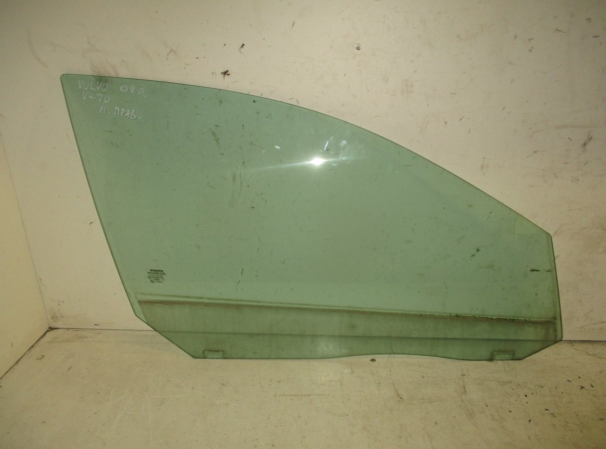 Volvo V70 Door window glass front right VOLVO V70 III (BW) (2007-2016) Door window glas...