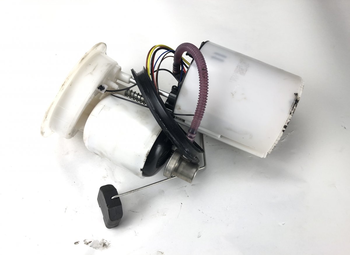Audi A6 (C7) Fuel delivery pump AUDI A6 / A6 ALLROAD (C7, 4G) (2010-2018) Fuel ...