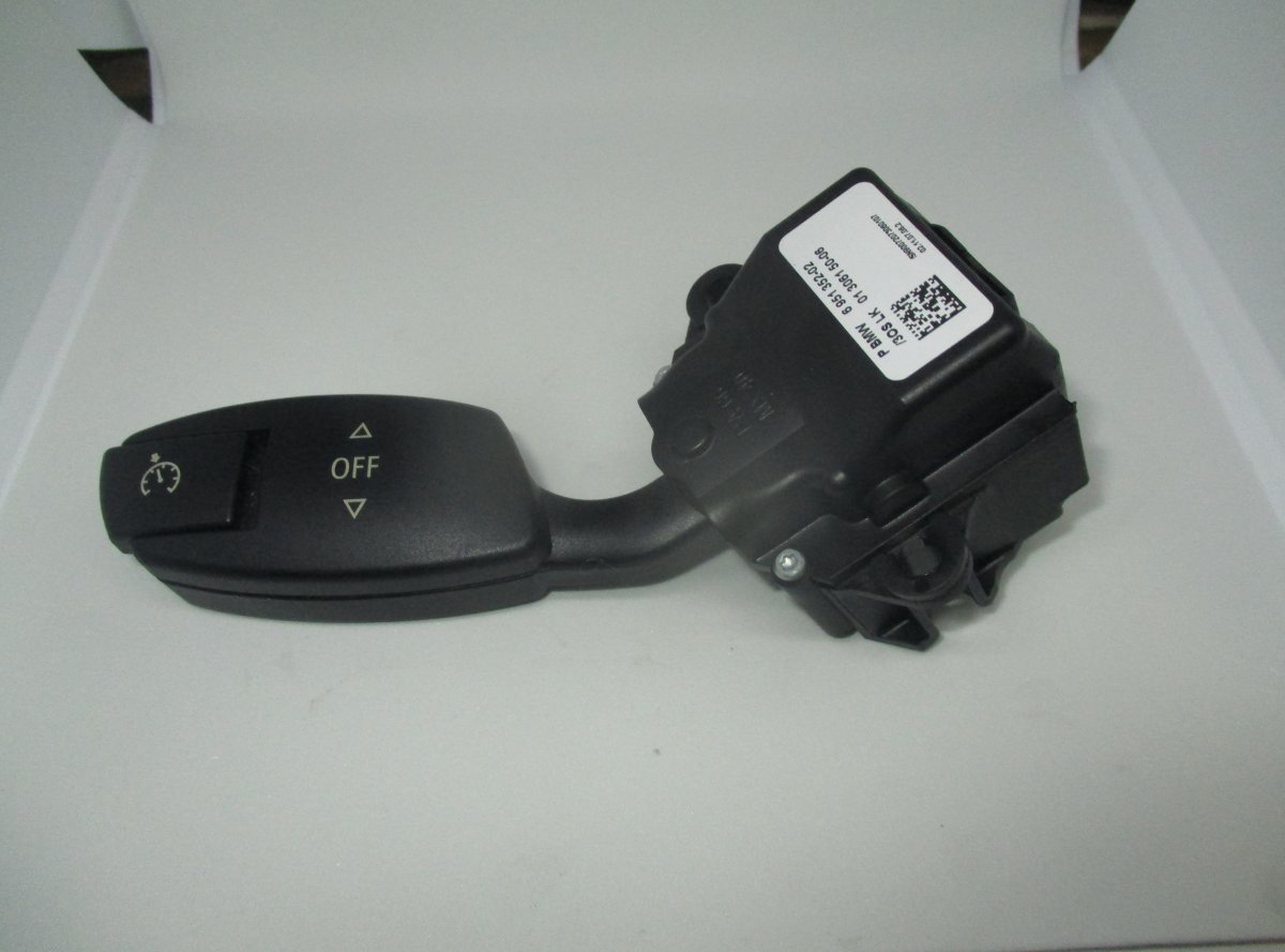 BMW 5 (E60 / E61) Cruise control switch BMW 5 (E60, E61) (2003-2010) Cruise Control Swi...