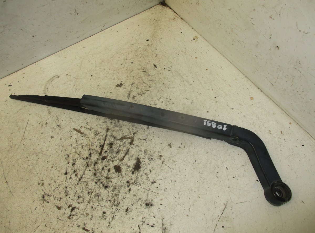 Land Rover Discovery Rear window wiper arm LAND ROVER DISCOVERY III (TAA) (2004-2009) Rear...