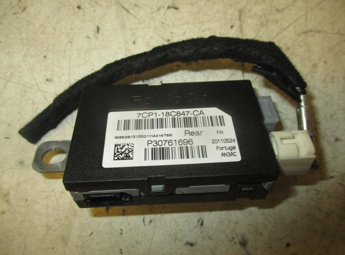 Ford Mondeo Aerial amplifier / control unit FORD MONDEO Mk IV (BA7) (2007-2014) Aerial ampl...