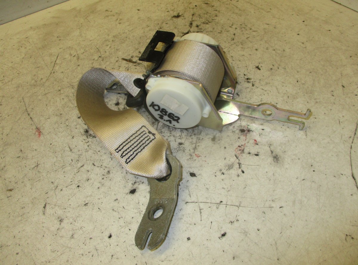 BMW 5 (E60 / E61) Seat Belt Rear Left