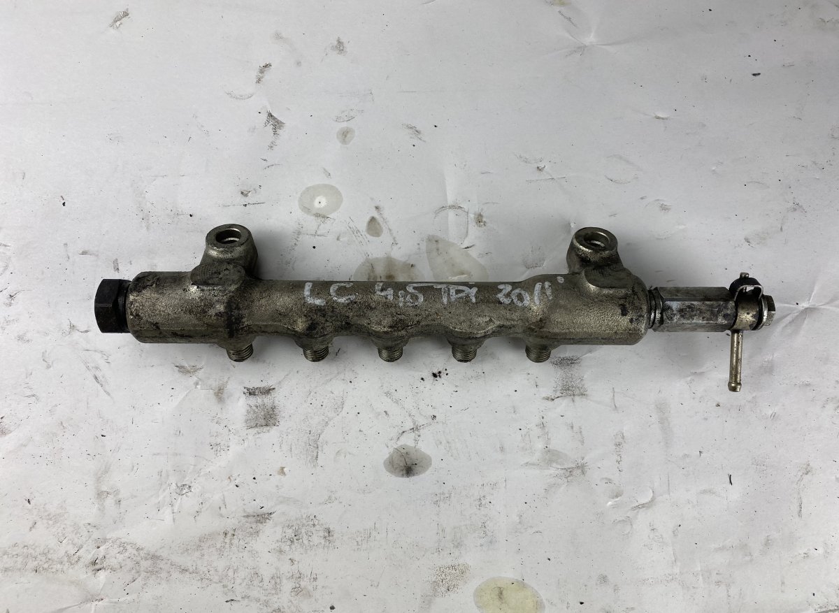 Toyota Land Cruiser 200 Fuel Distributor / fuel rail TOYOTA LAND CRUISER 200 (2007-2021) Fuel Distri...