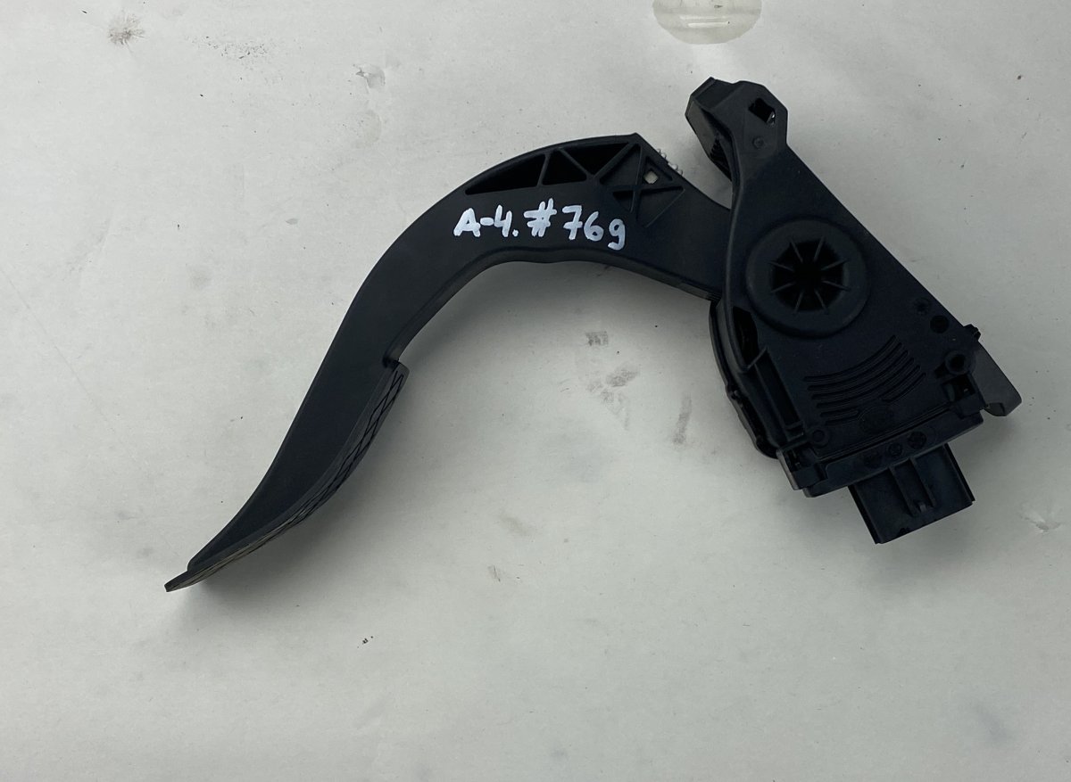 Audi A4 (B8) Accelerator Pedal AUDI A4 / A4 ALLROAD (B8) (2007-2015) Accelerat...