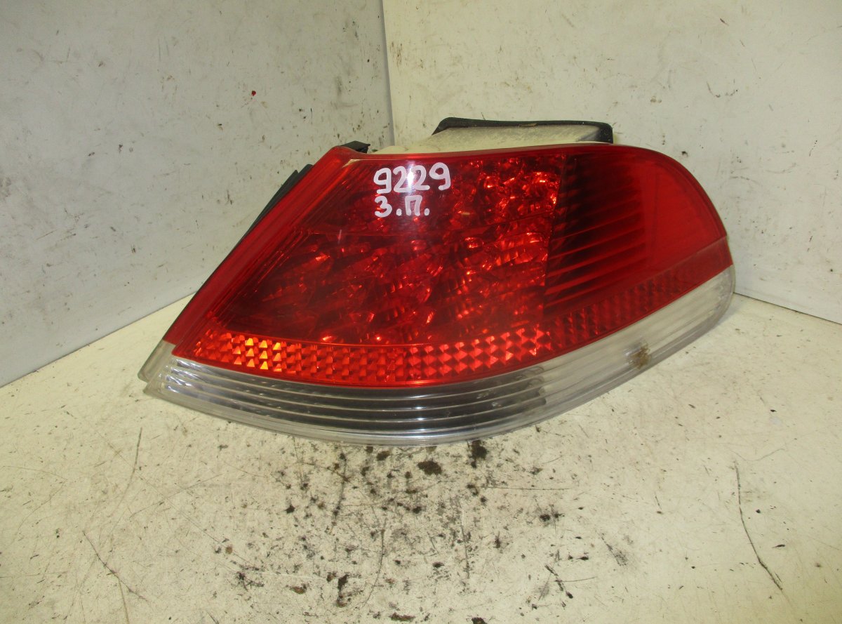 BMW 7 (E65 / E66 / E67 / E68) Tail light, right BMW 7 (E65, E66) (2001-2009) Tail light, right ...