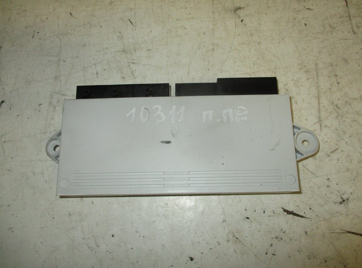 BMW 7 (E65 / E66 / E67 / E68) Door control unit front right BMW 7 (E65, E66) (2001-2009) Door control unit ...