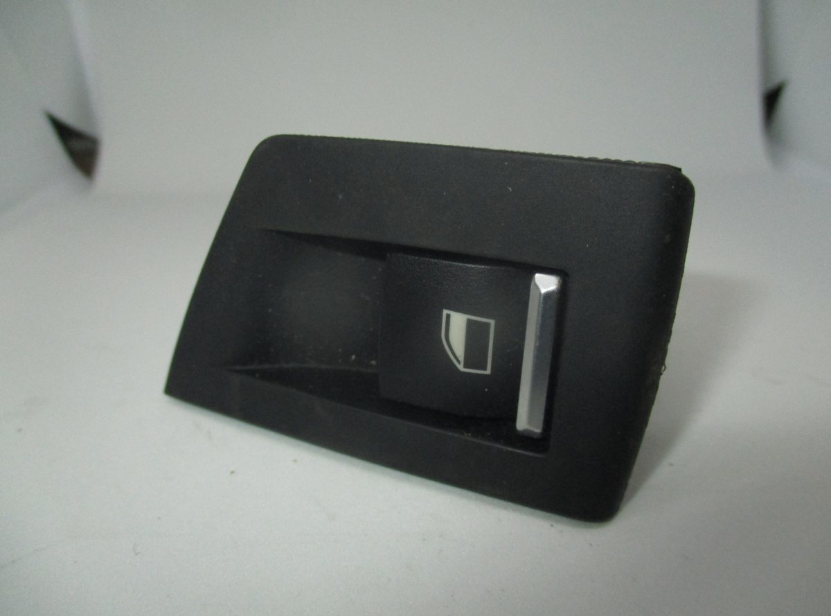 BMW 5 (F10 / F11) Switch For Electric Windows Rear Right