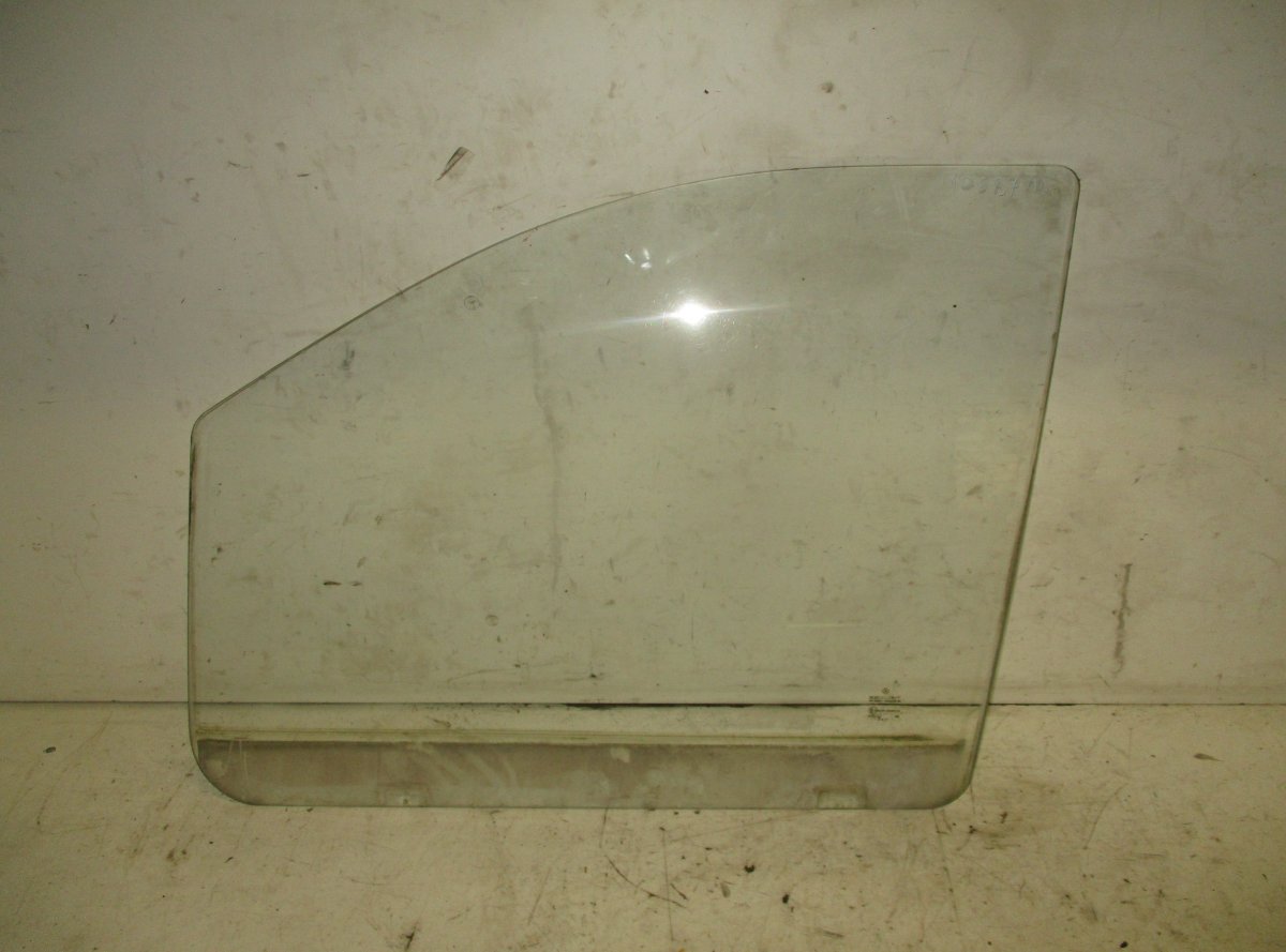 Mercedes-Benz Viano / Vito (W639) Door window glass front left MERCEDES-BENZ VITO / VIANO (W639) (2003-2014) D...
